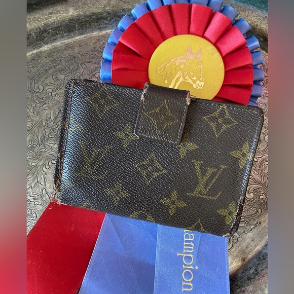 Very Vintage Authentic LOUIS VUITTON Classic French clutch Wallet USA Produced - Picture 1 of 13